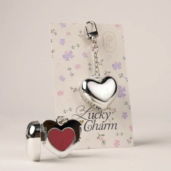EM Cosmetics Lucky Charm Lip Balm Keychain NEW - Picture 1 of 6